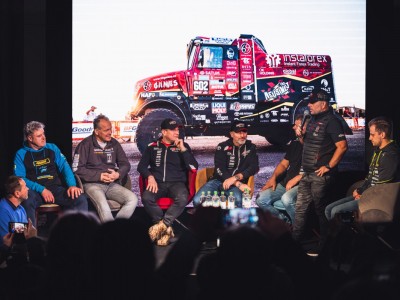 M40_4677-Enhanced-NR